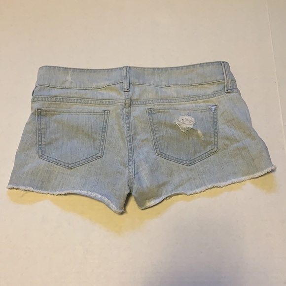 Guess Distressed Denim Shorts - Women’s Size 28 - Picture 3 of 6